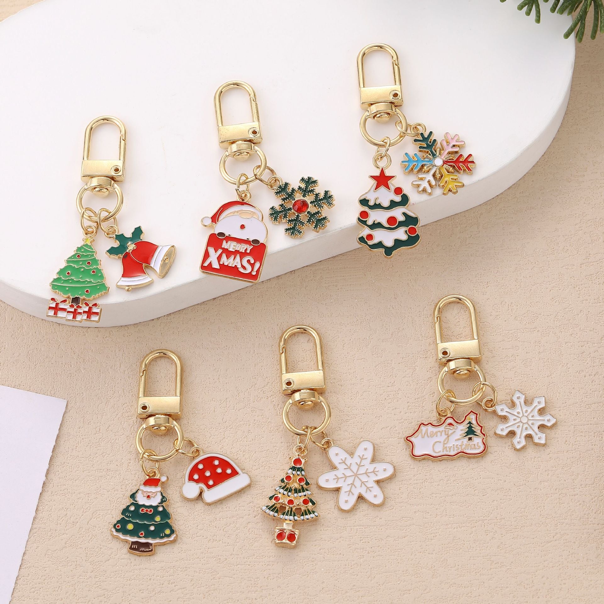 Wholesale Creative cartoon metal pendant cute  keychain