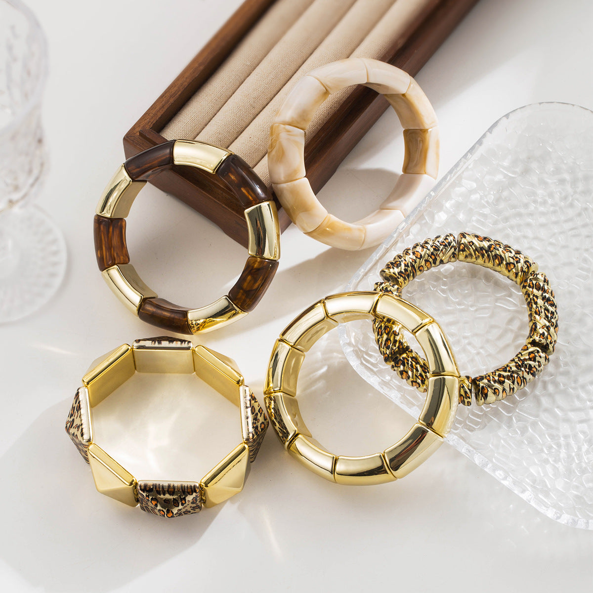 Braccialetto acrilico all'ingrosso gioielli elastici a mano con temperamento semplice