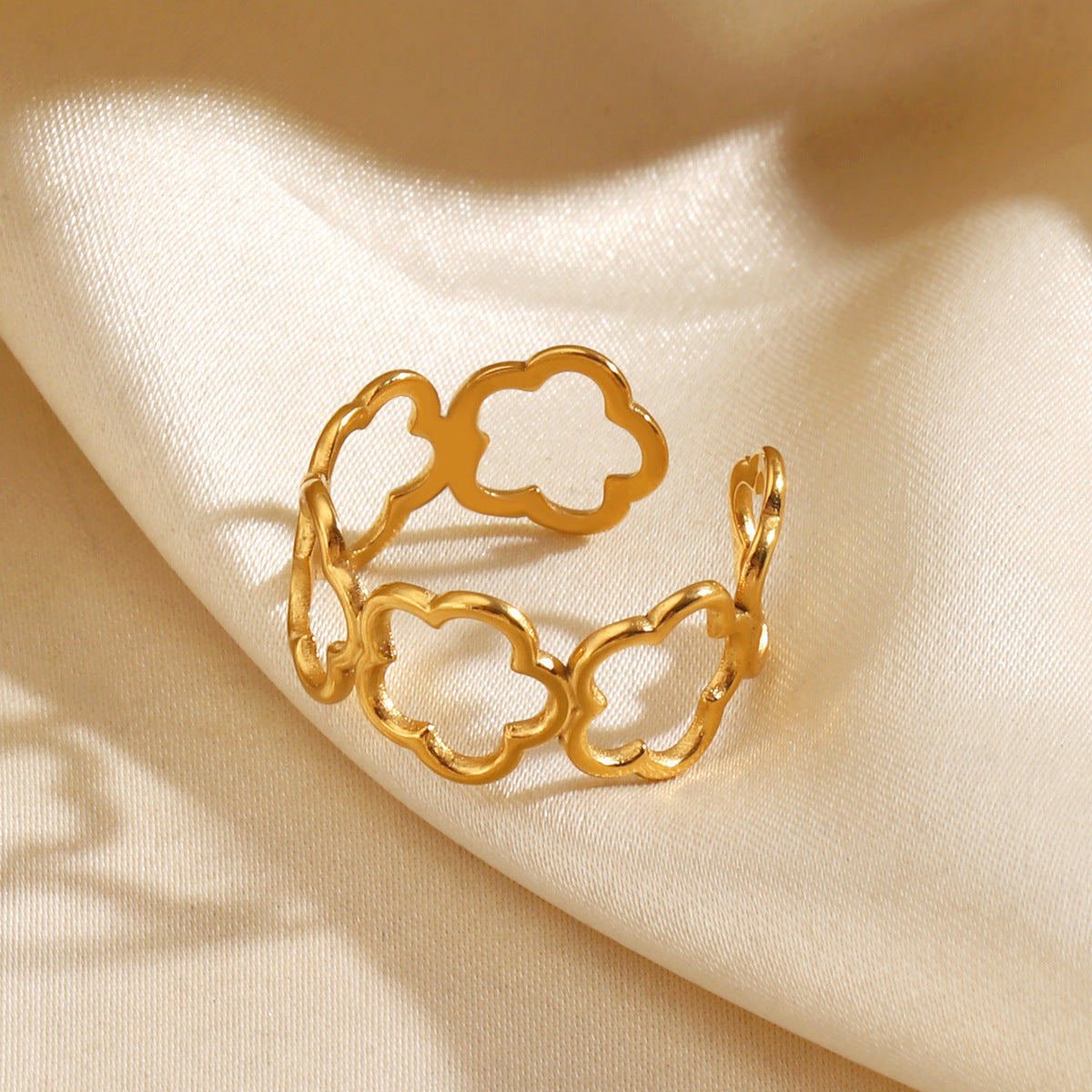 Wholesale Stainless Steel Five-Leaf Flower Open Ring Fashion Jewelry Boutique Resale