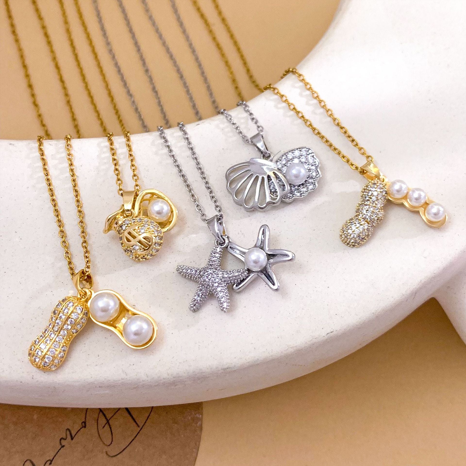 Wholesale Fashion Real Gold Plated Shell Pearl Pendant Necklace,  Titanium Steel Choker Jewelry Accessory