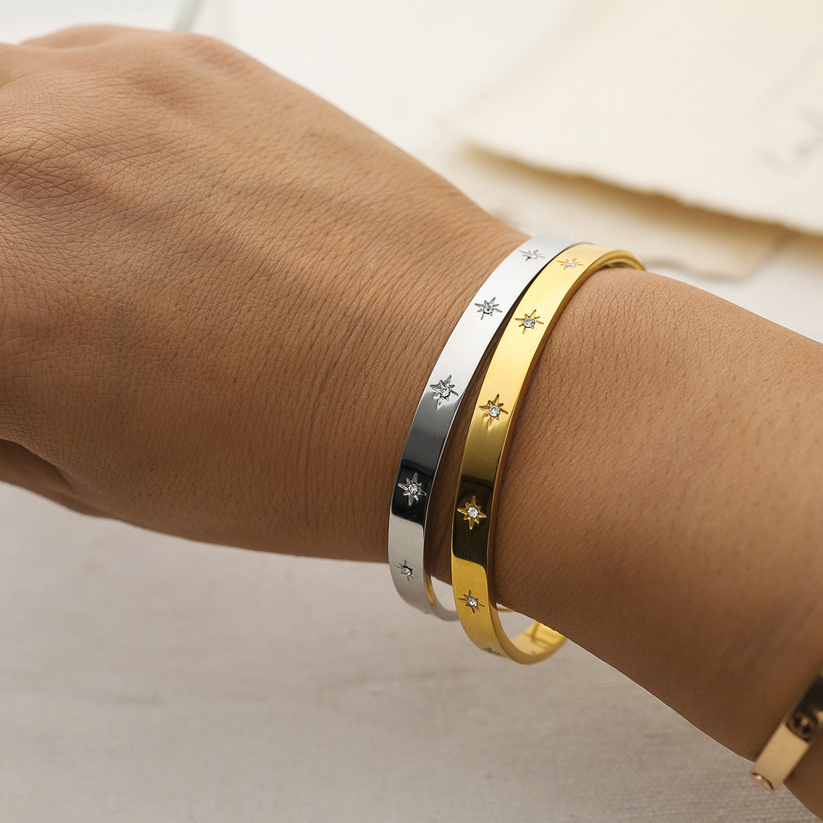 Wholesale  diamond-embedded open bracelet  titanium steel  bracelet