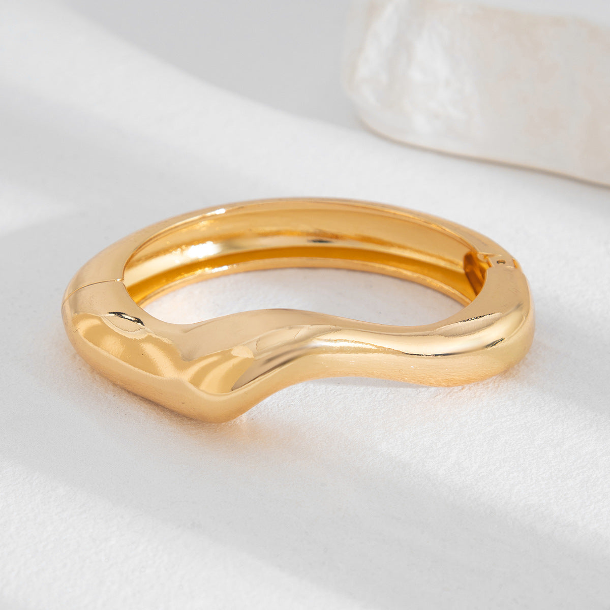 Wholesale Exaggerated irregular curve smooth alloy Bracelet set