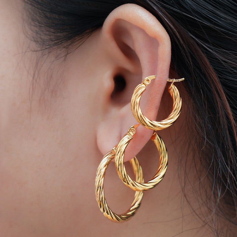 Wholesale Stainless Steel Gold Earrings Retro Round Twill Women' s Jewelry Accessory
