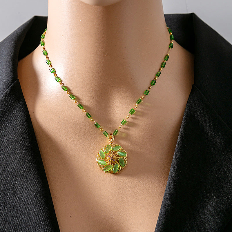 Wholesale  Retro Emerald Gradient Peace Button Necklace