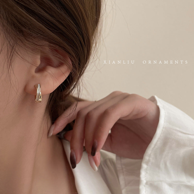 Wholesale Minimalist Circle Shell Earrings Silver Plated Boutique Resale