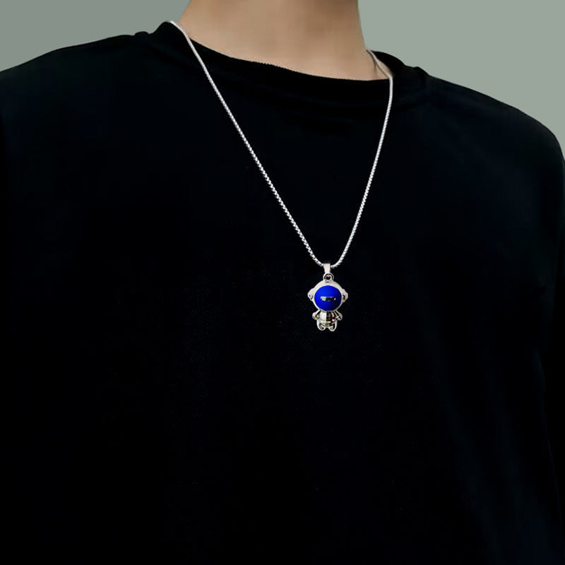 Wholesale Alloy Astronaut Pendant Necklace Cartoon Spaceman Fashion Jewelry Accessory for Men Women