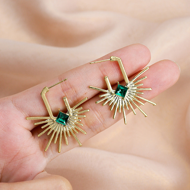Wholesale Stylish Alloy Sun Earrings,  European American Design,  Hollow Out Inlaid,  Fashion Jewelry Accessory for Women