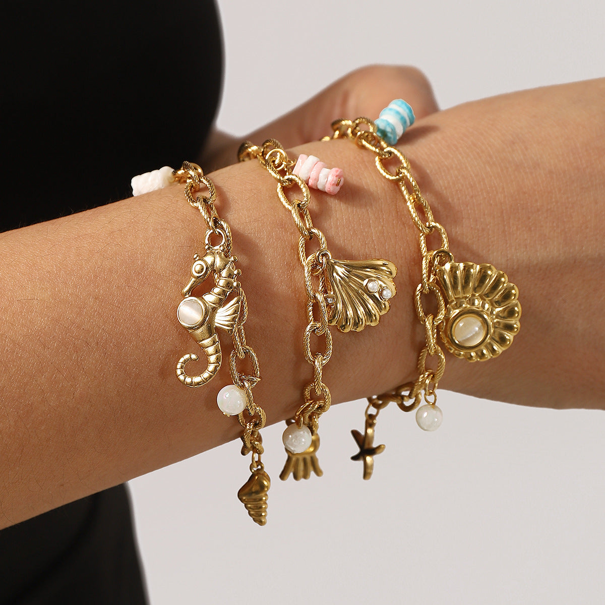 Wholesale Ocean Series Summer Vacation Style Seaside Beach Seahorse Conch Shell Pendant Stainless Steel Bracelet for Women