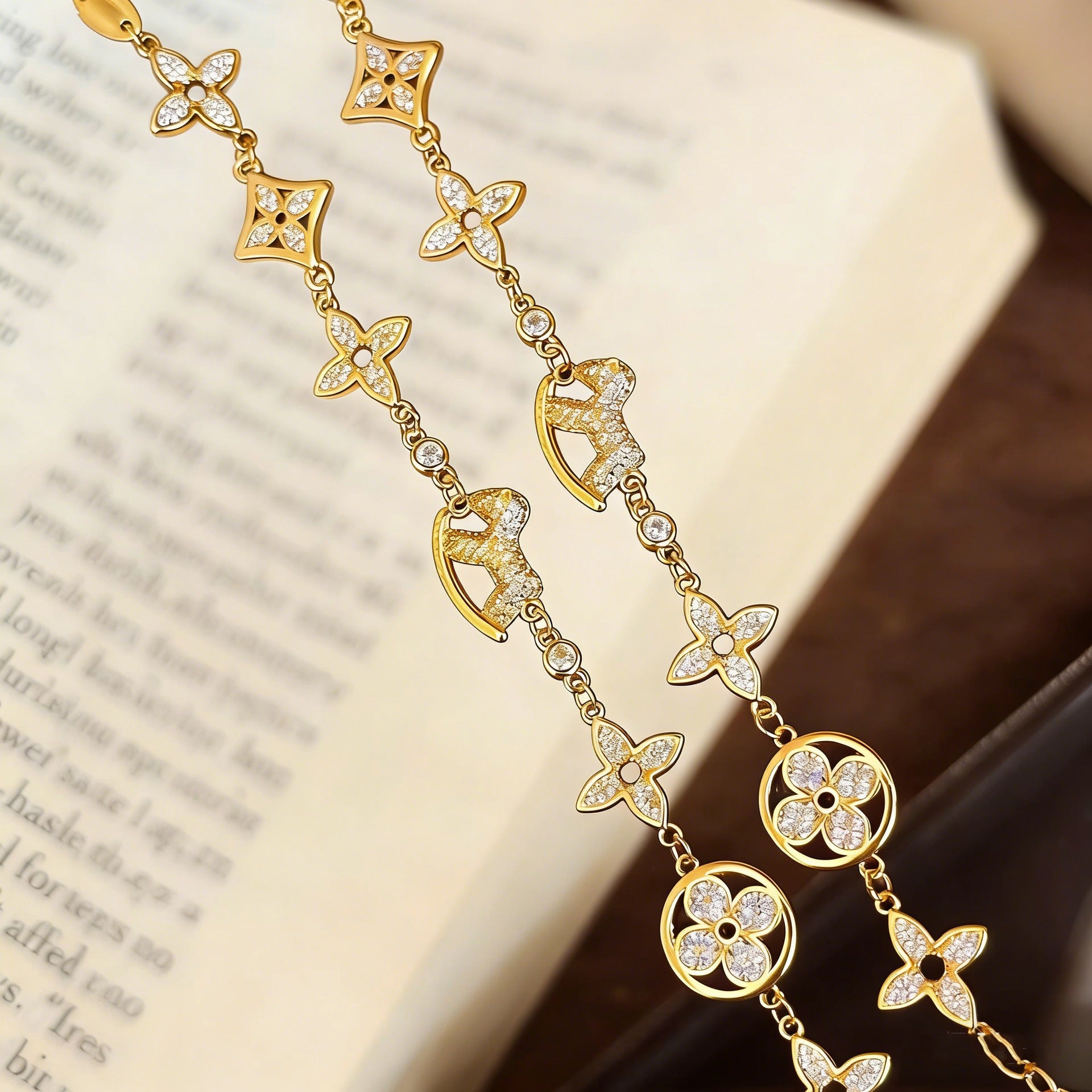 Wholesale Old Money Style Copper Electroplated Vintage Pattern Bracelet Boutique Resale Jewelry Accessory