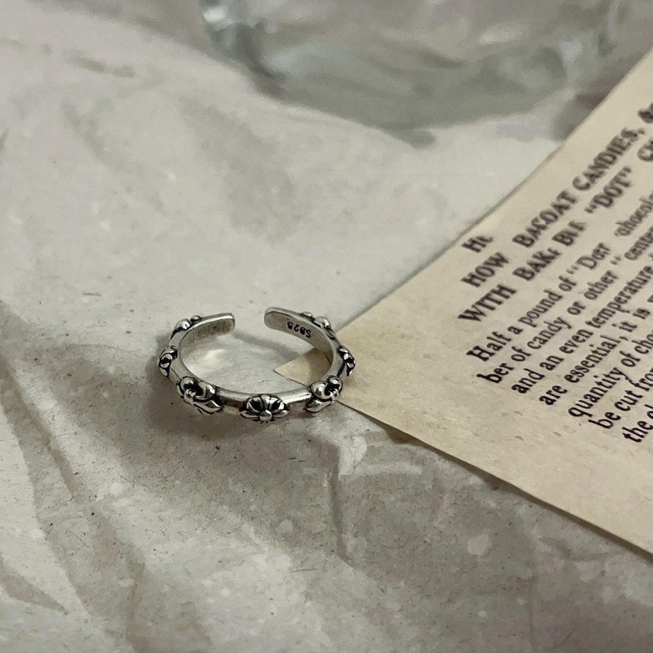Wholesale Retro Distressed Cross Open Ring - Alloy Fashion Accessory for Women