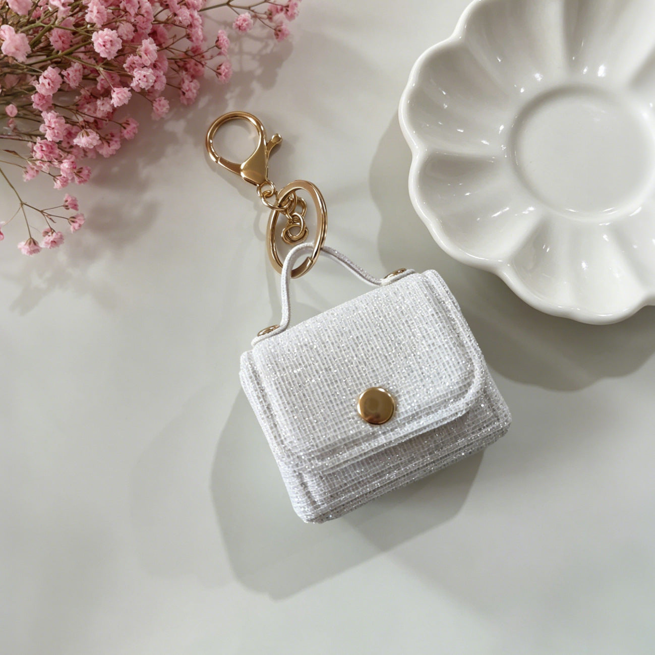 Wholesale Stylish Red Leather Earphone Bag Keychain with Fine Grid Pattern Fashion Accessory