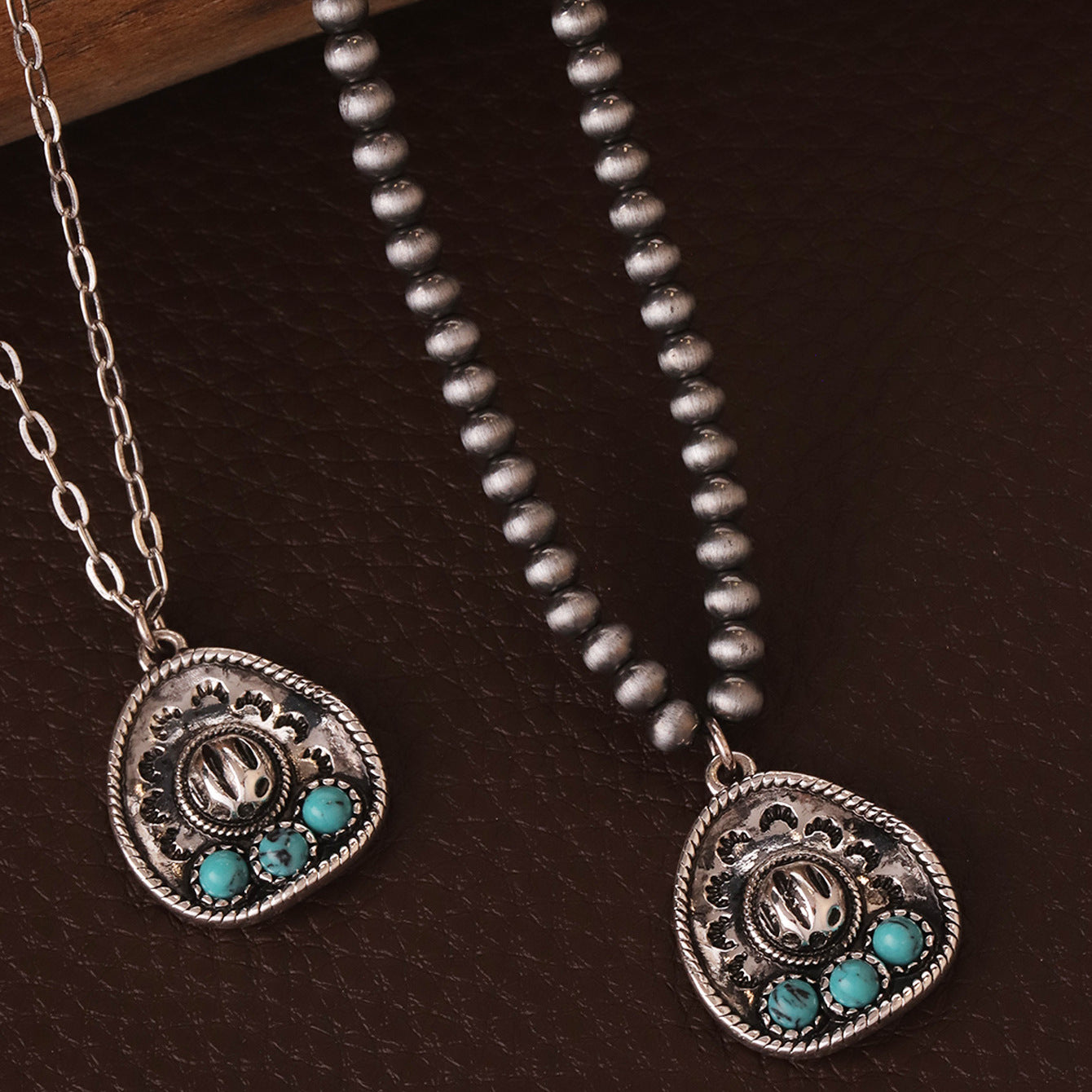 Wholesale Western Cowboy Turquoise Beaded Stackable Necklace,  Trendy Layering Jewelry Accessory