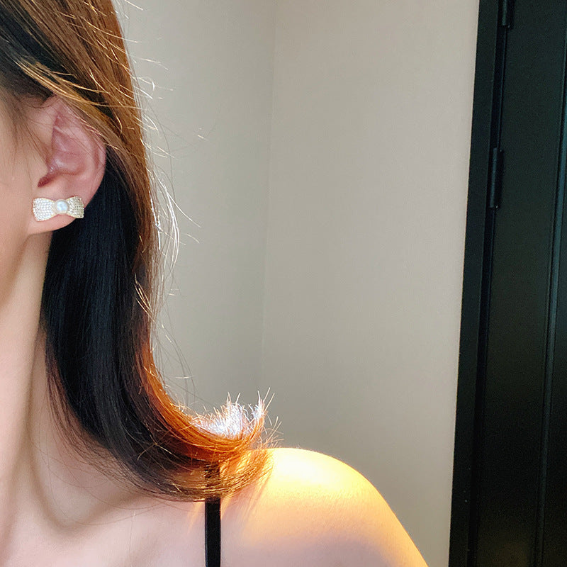 Wholesale Fashion Simple Zircon Earrings Pearl Design Bow Earrings