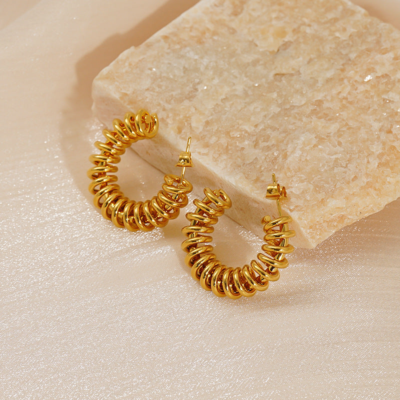 Wholesale Vintage C-shaped 18K gold plated hollow stainless steel earrings