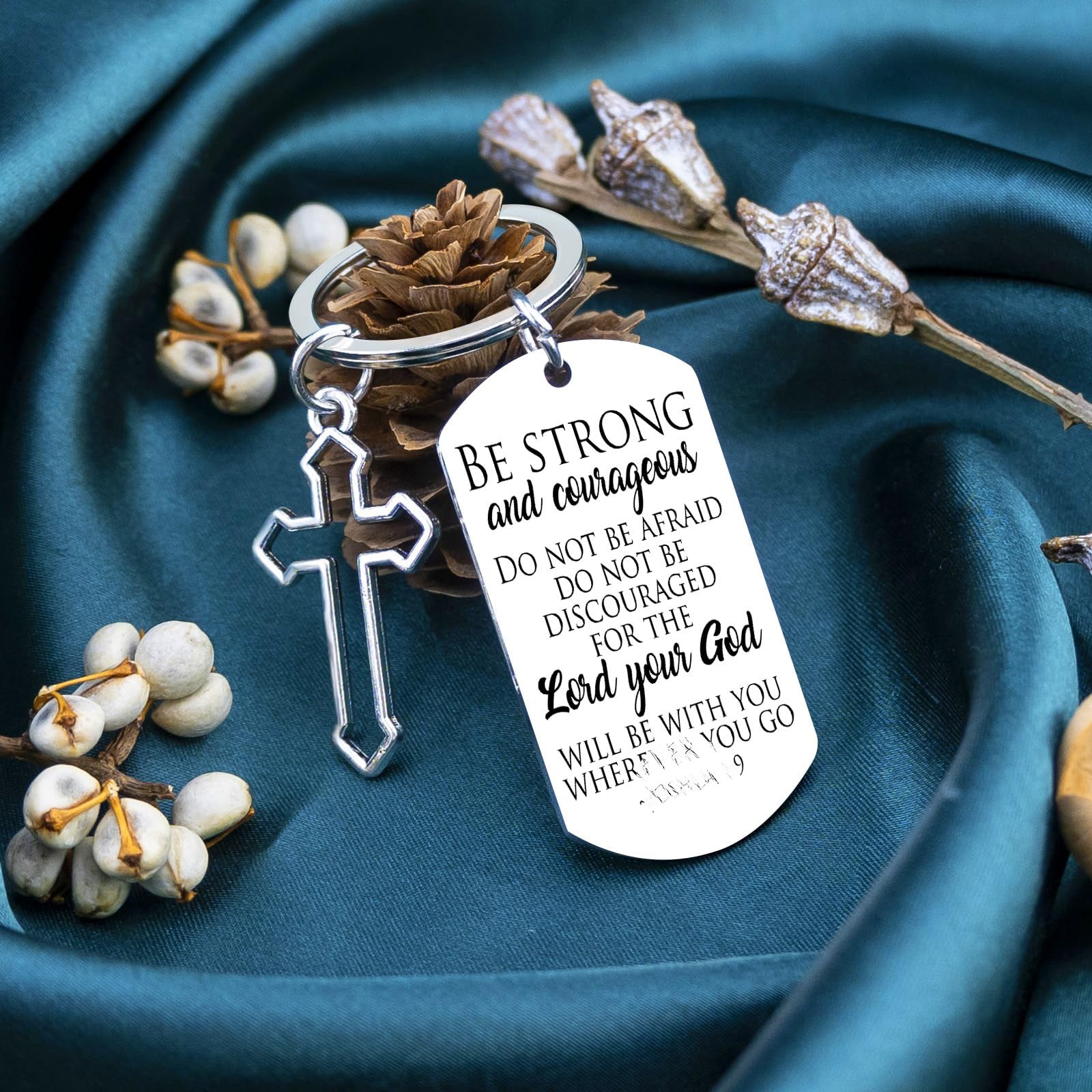 Wholesale 5pcs Stainless steel military tag keychain cross - a commemorative Christmas gift for friends.