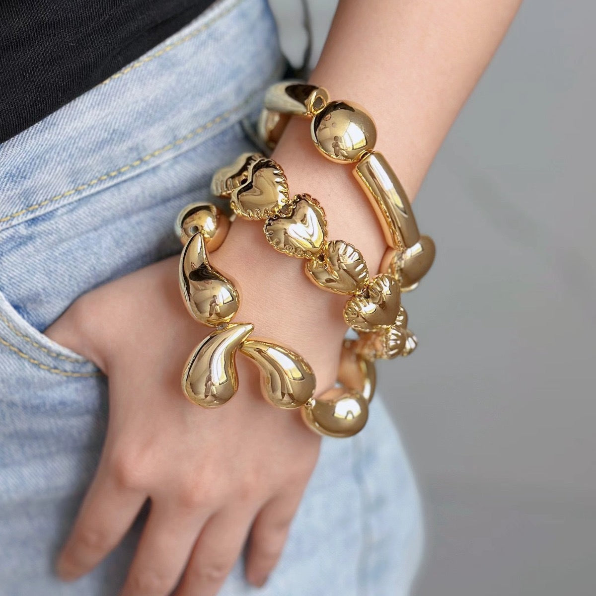 Wholesale Women S Resin Beaded Stretch Bracelet With Heart Water Drop Design Fashion Jewelry Accessory For Casual Everyday Wear