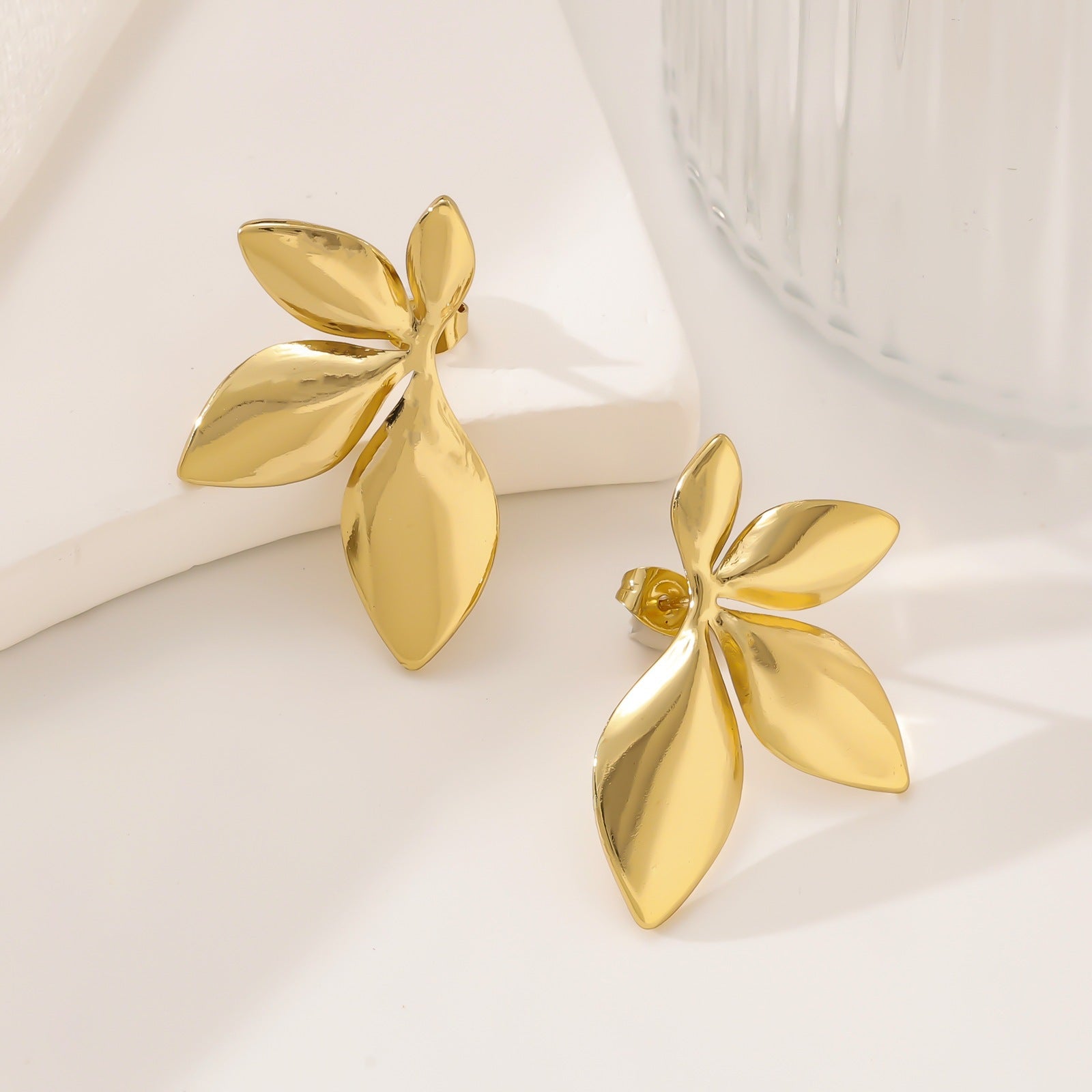 Wholesale Luxury Stainless Steel Heart and Flower Earrings