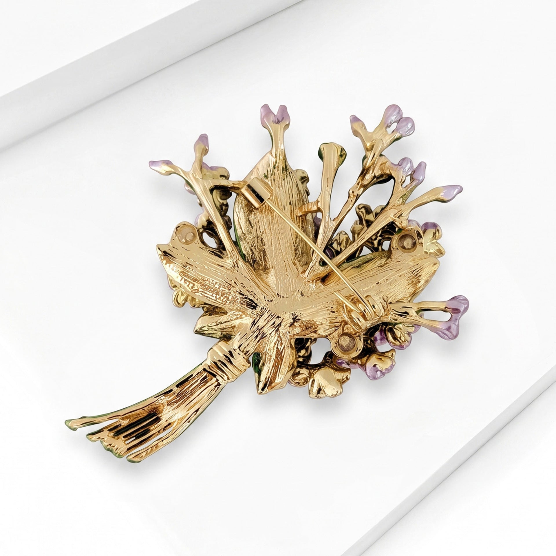 Wholesale Forget Me Not Bouquet Brooch Gold Tone Alloy Floral Pin Women S Elegant Casual Chic Party Gift