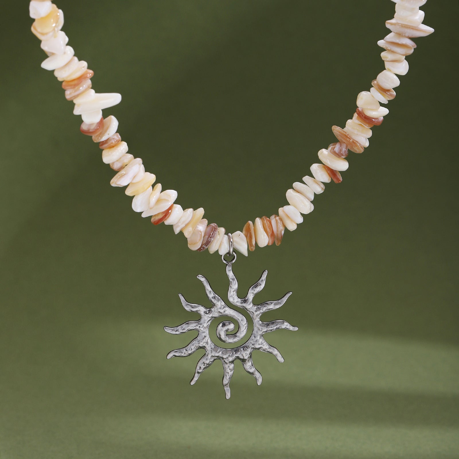 Großhandel Bohemian Summer Flame Sun Anhänger unregelmäßiger Kies Halskette