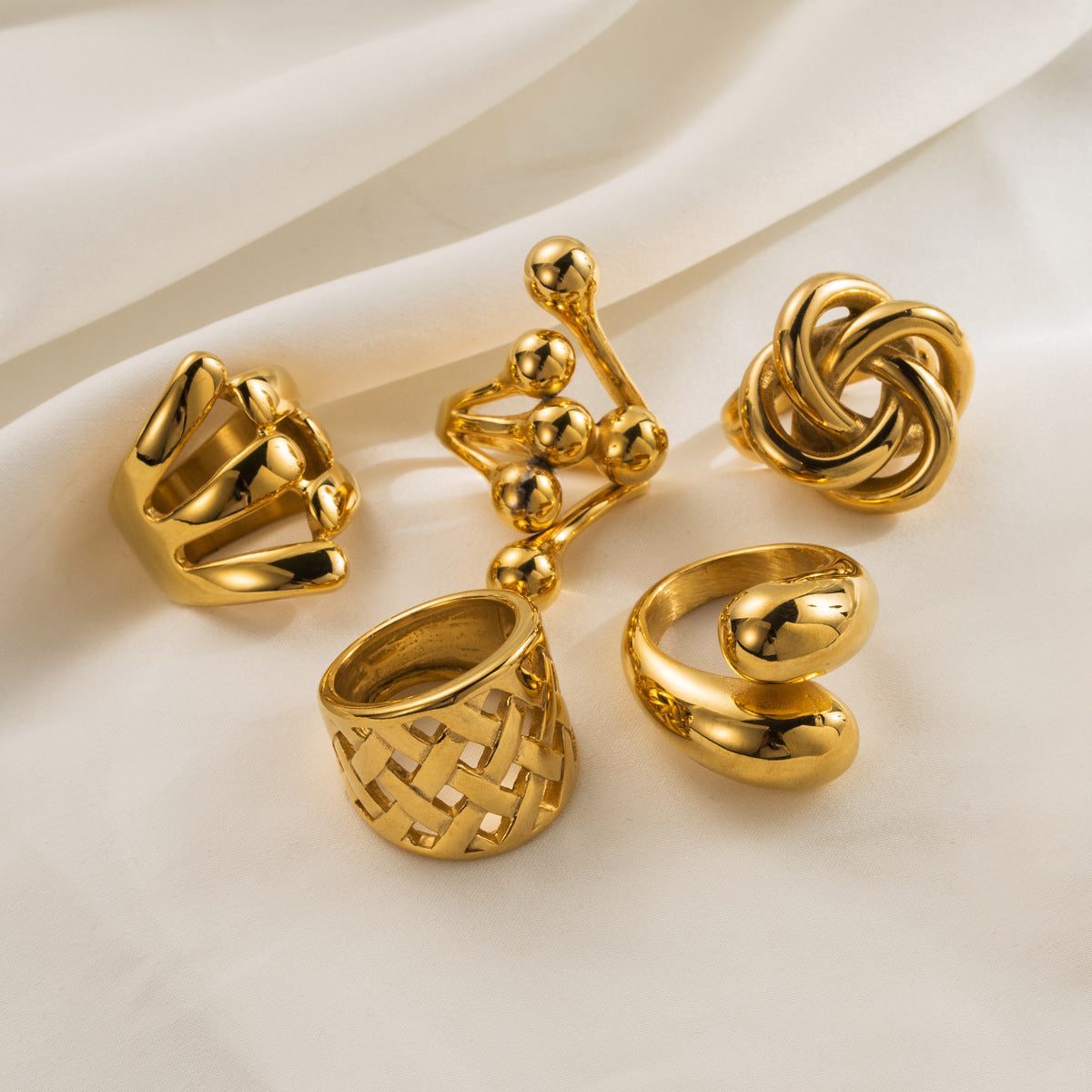 Anello ghirlanda con croce a sfera esagerata in acciaio inossidabile all'ingrosso Anello irregolare in oro 18 carati