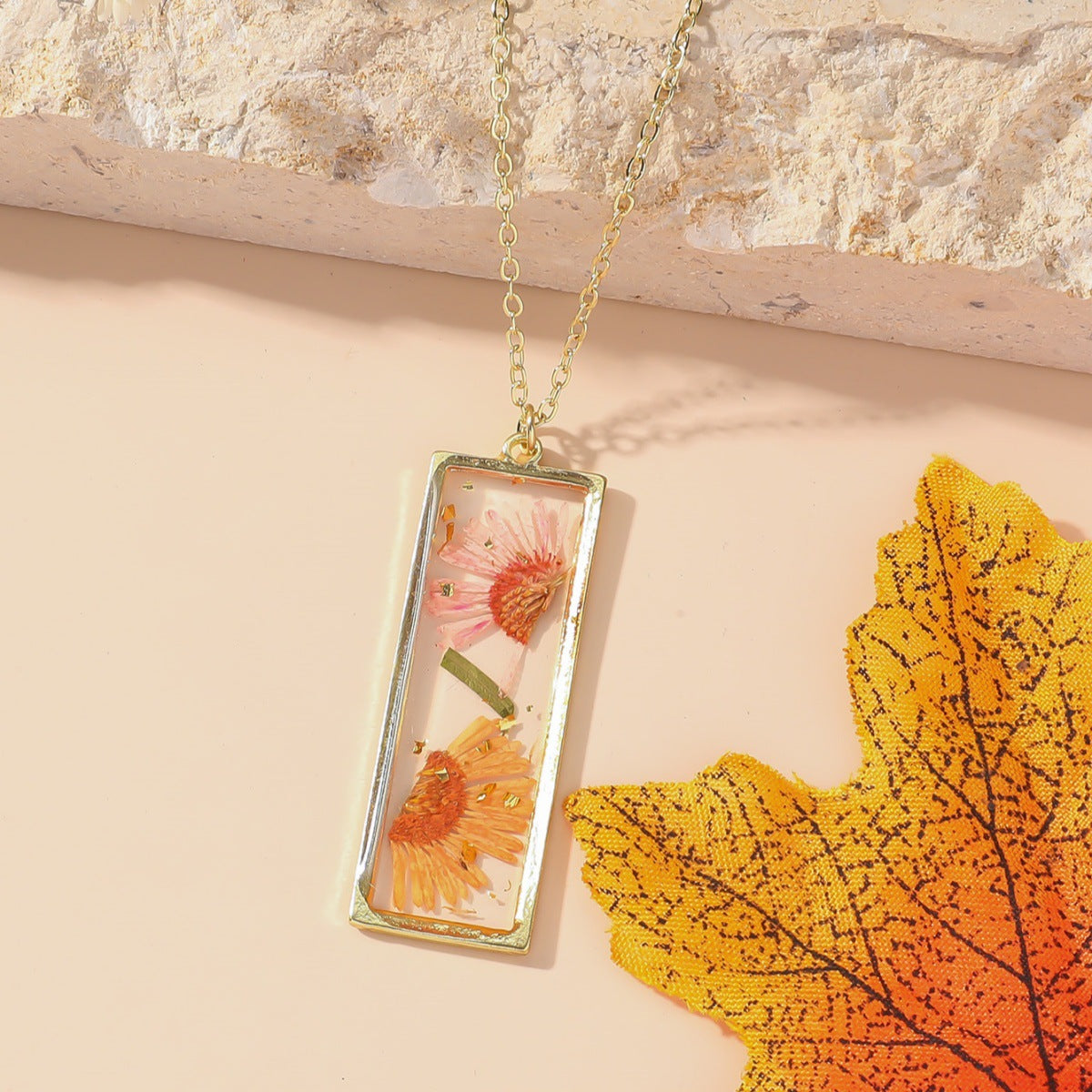 Wholesale Pastoral December Birth Flower Resin Pendant Necklace - Boutique Resale Jewelry Accessory