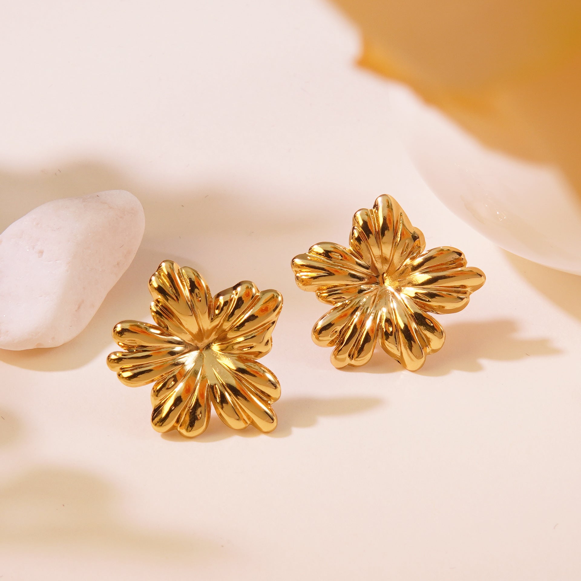 Wholesale  fashion temperament irregular three-dimensional flower earrings