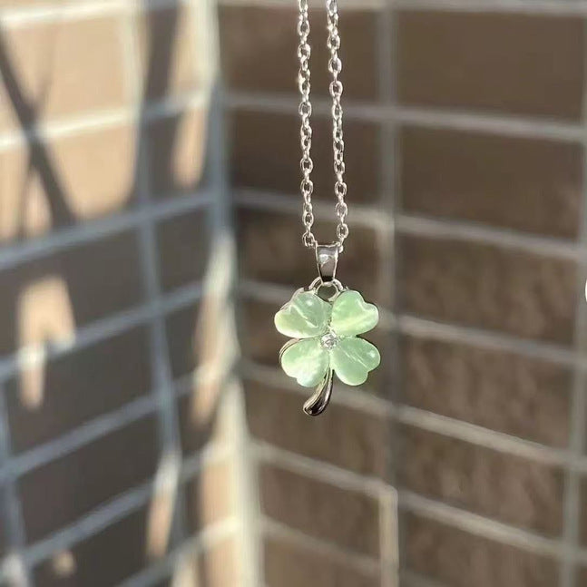 Wholesale Stylish Pink Lucky Flower Necklace Women Minimalist Clavicle Chain Fashion Jewelry Accessory Gift