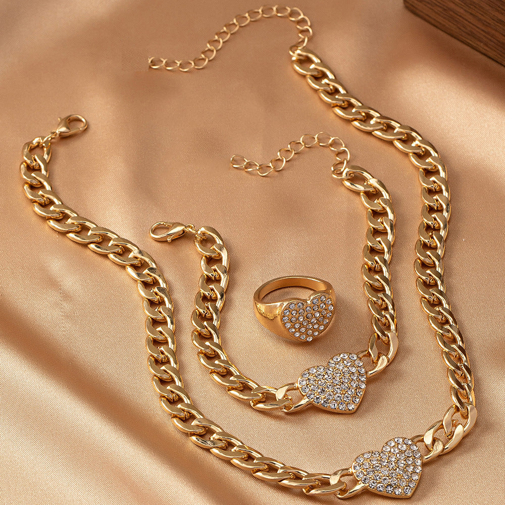 Wholesale Retro Elegant Heart Jewelry Set Gold Tone Alloy Earrings Necklace Bracelet Fashion Accessory For Party Wear