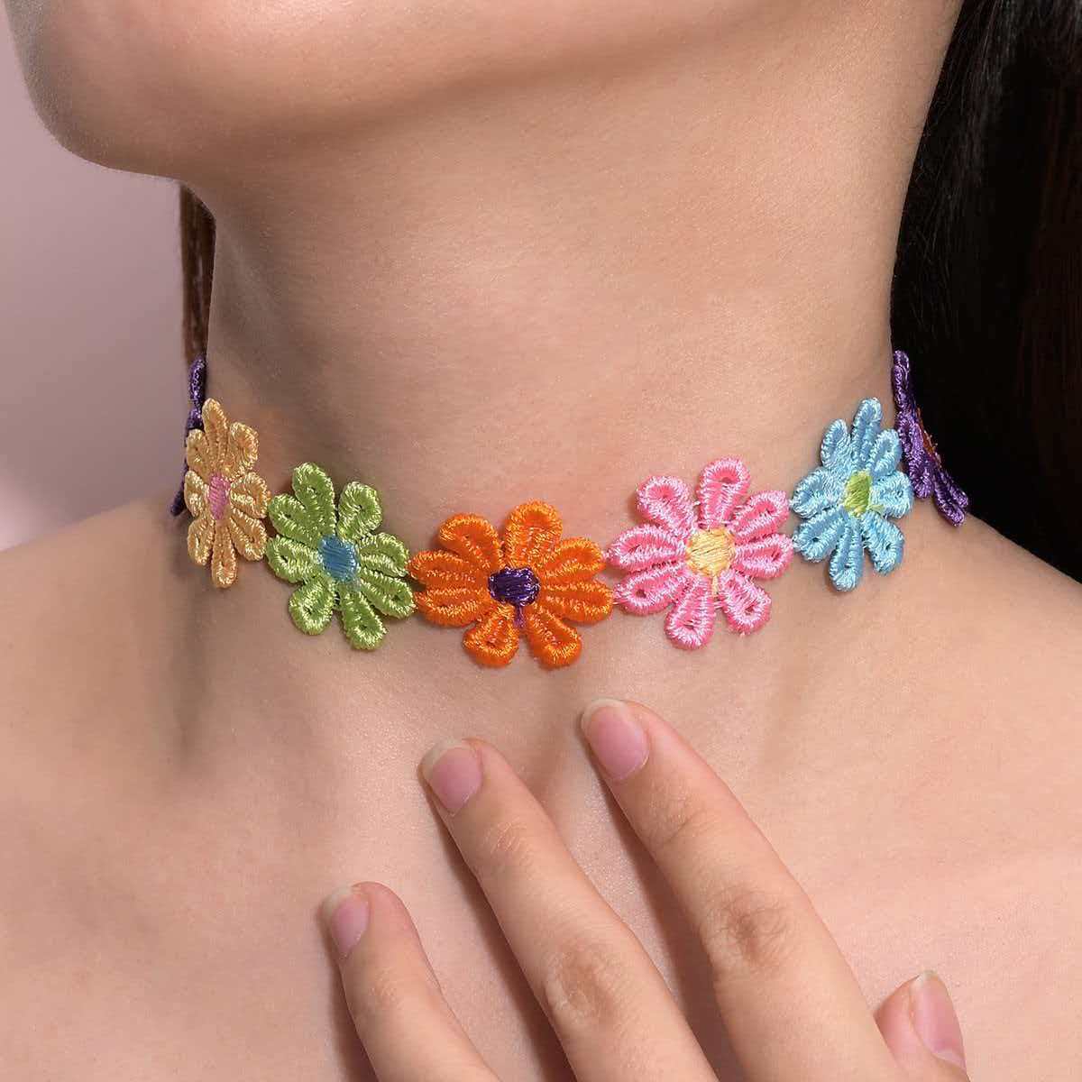 Wholesale Gothic Retro Flannel Choker with Flower Pendant - Vintage Lace Women' s Necklace - Stylish Boutique Jewelry