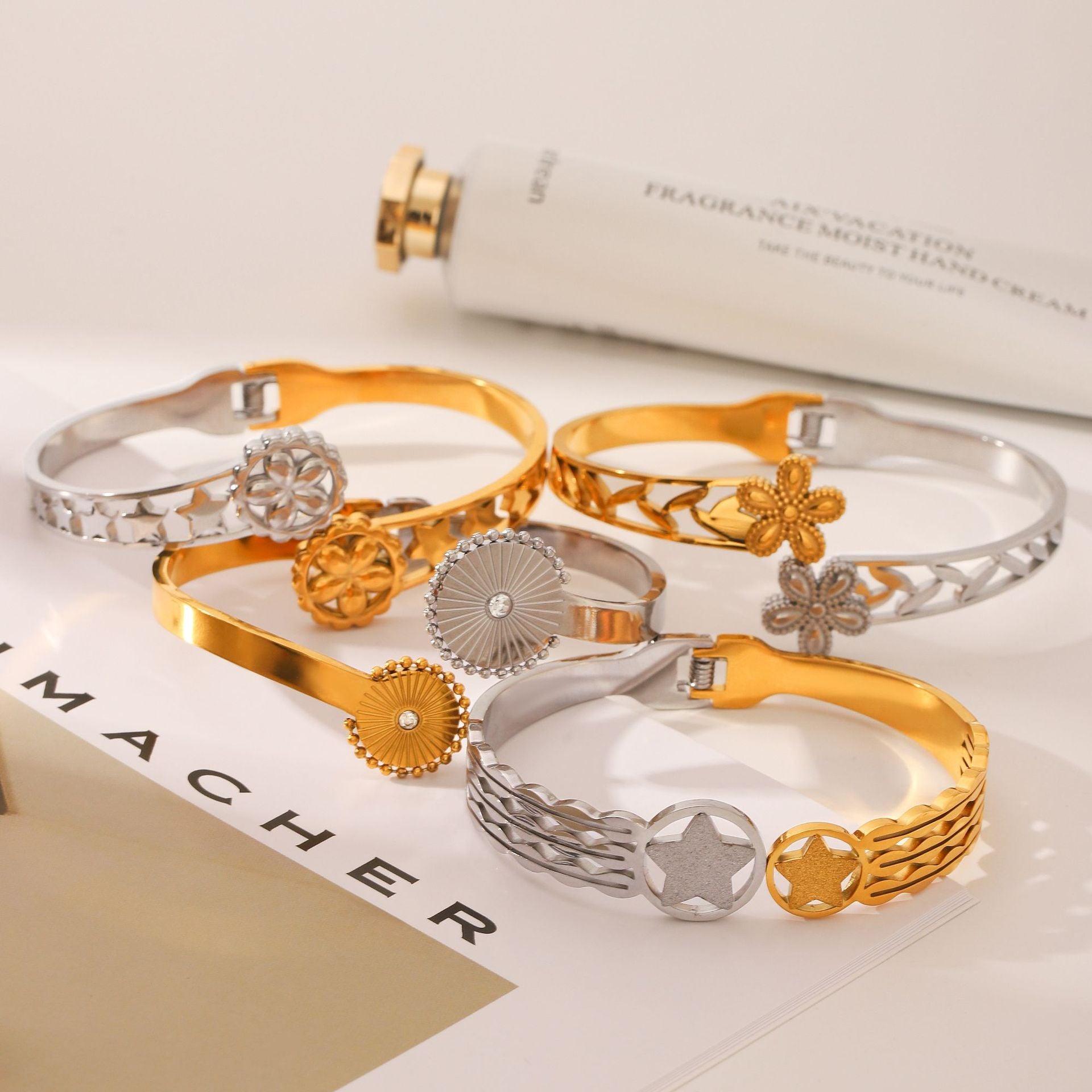 Wholesale  retro zircon five-leaf flower five-pointed star hollow titanium steel bracelet