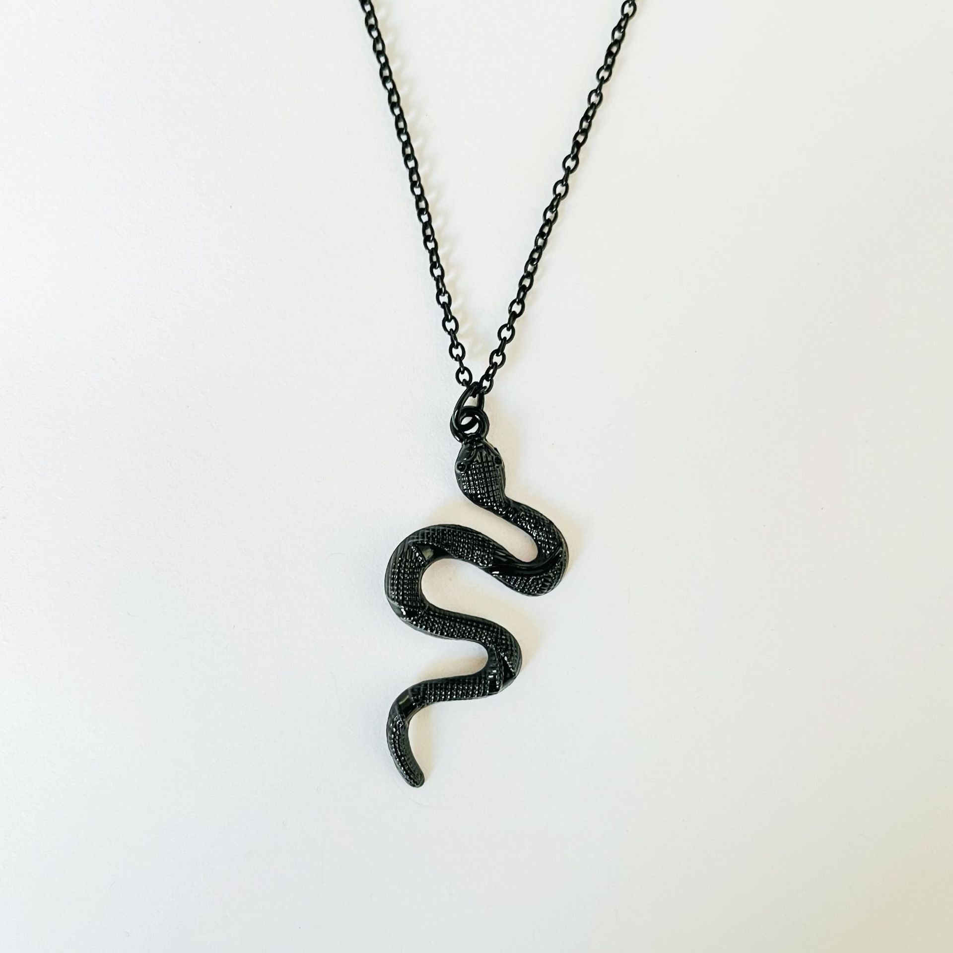 Wholesale 2pcs Retro Snake Element Necklace Sweater Chain Long Necklace ACC-NE-JiuS006