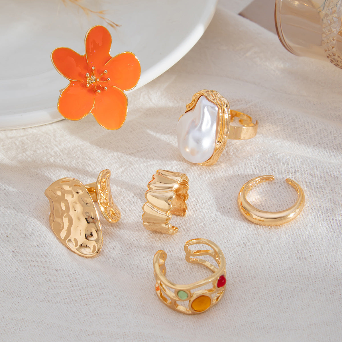 Wholesale Exaggerated Baroque Vintage Imitation Pearl Flower Ring Fashion Jewelry Accessory