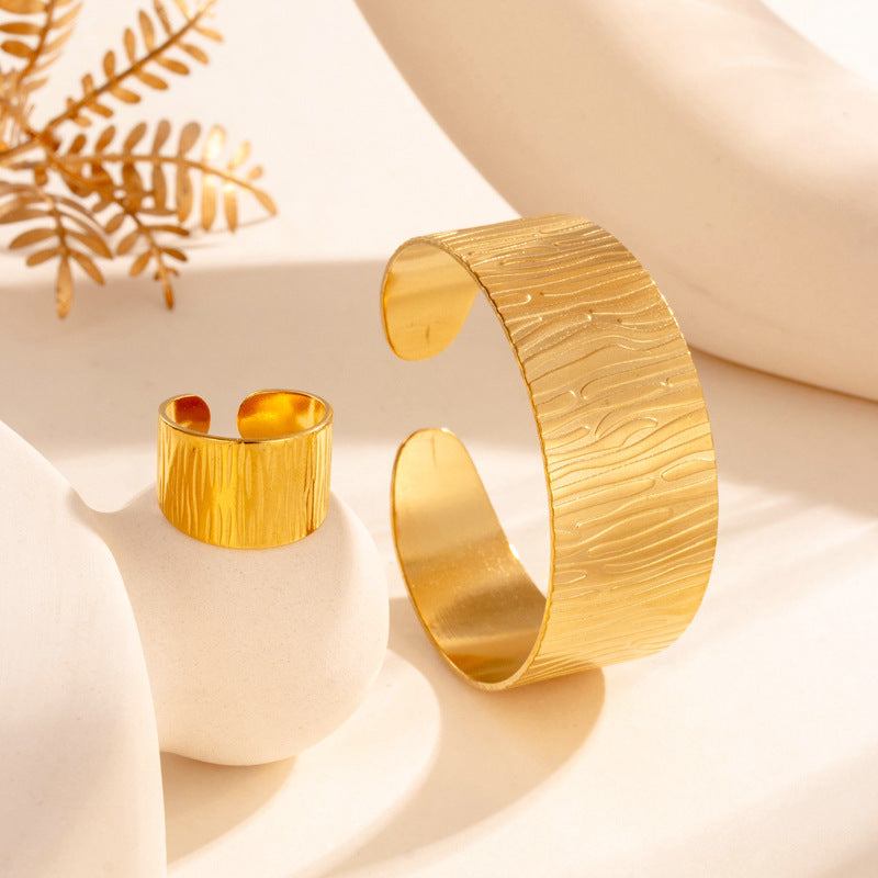 Wholesale Titanium steel simple fashion all-match  metal smooth pleated adjustable bracelet