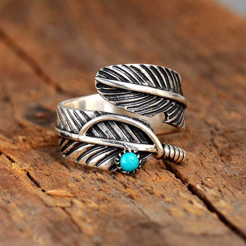 Wholesale Vintage Feather Totem Ring in Ancient Silver - Fashion Jewelry Accessory for Women
