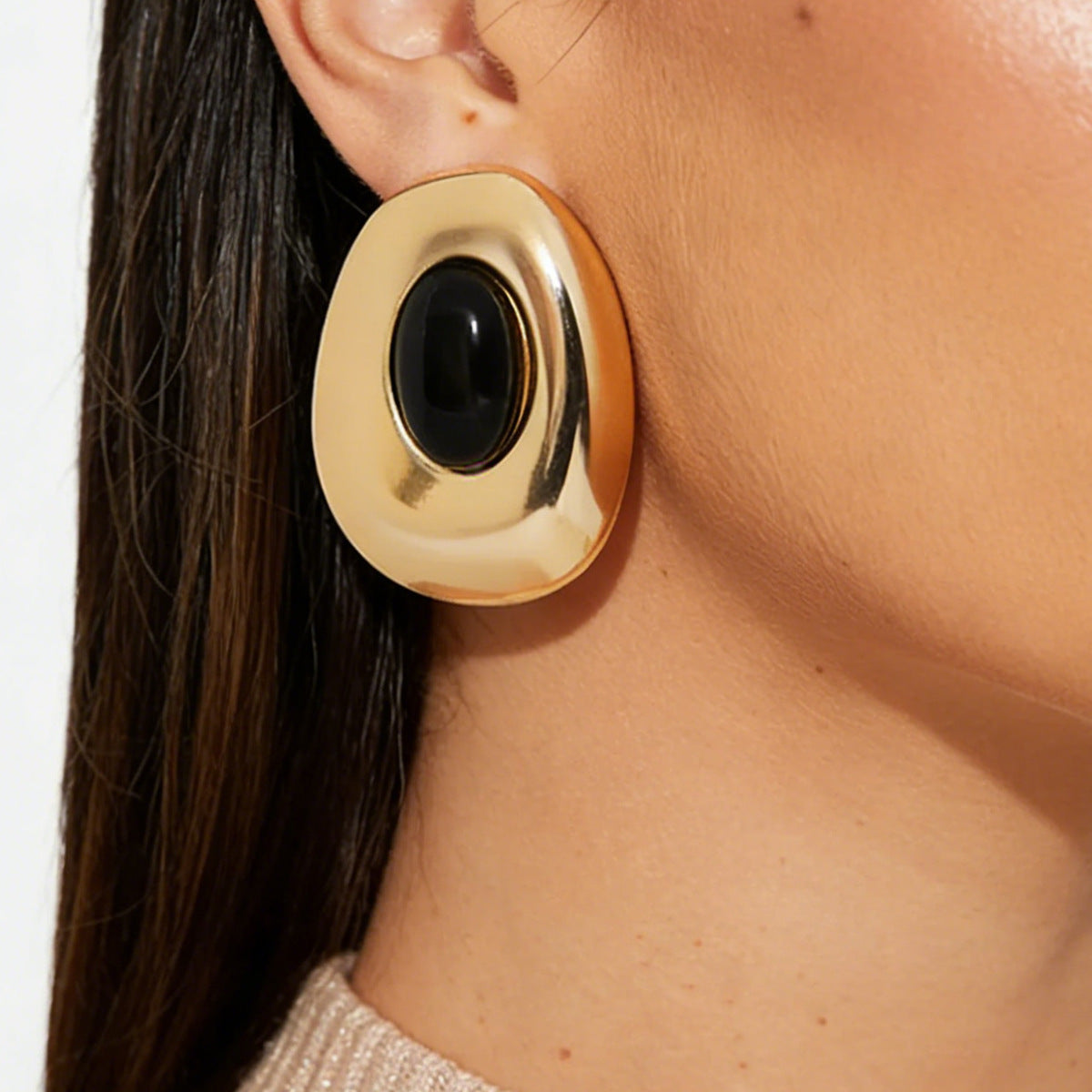 Wholesale Vintage-style niche high-end turquoise-encrusted stud earrings  understated luxury.