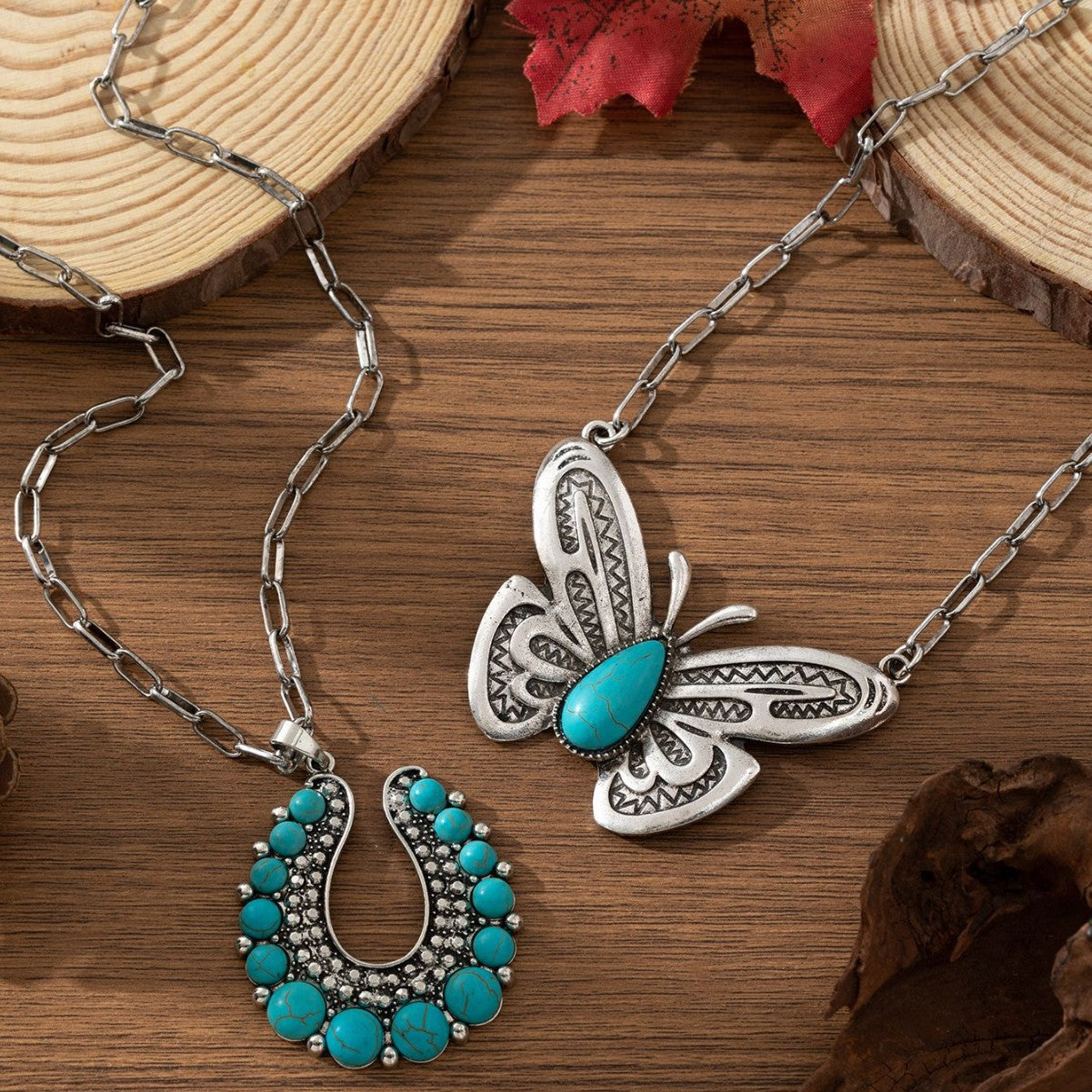 Wholesale Ethnic Style Butterfly Pendant Necklace Turquoise Alloy Fashion Accessory