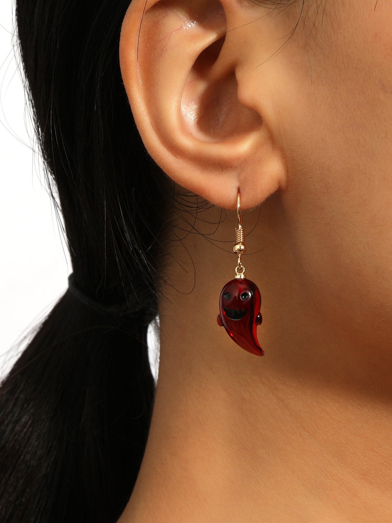 Wholesale  Halloween earrings personality cute resin ghost pendant earrings