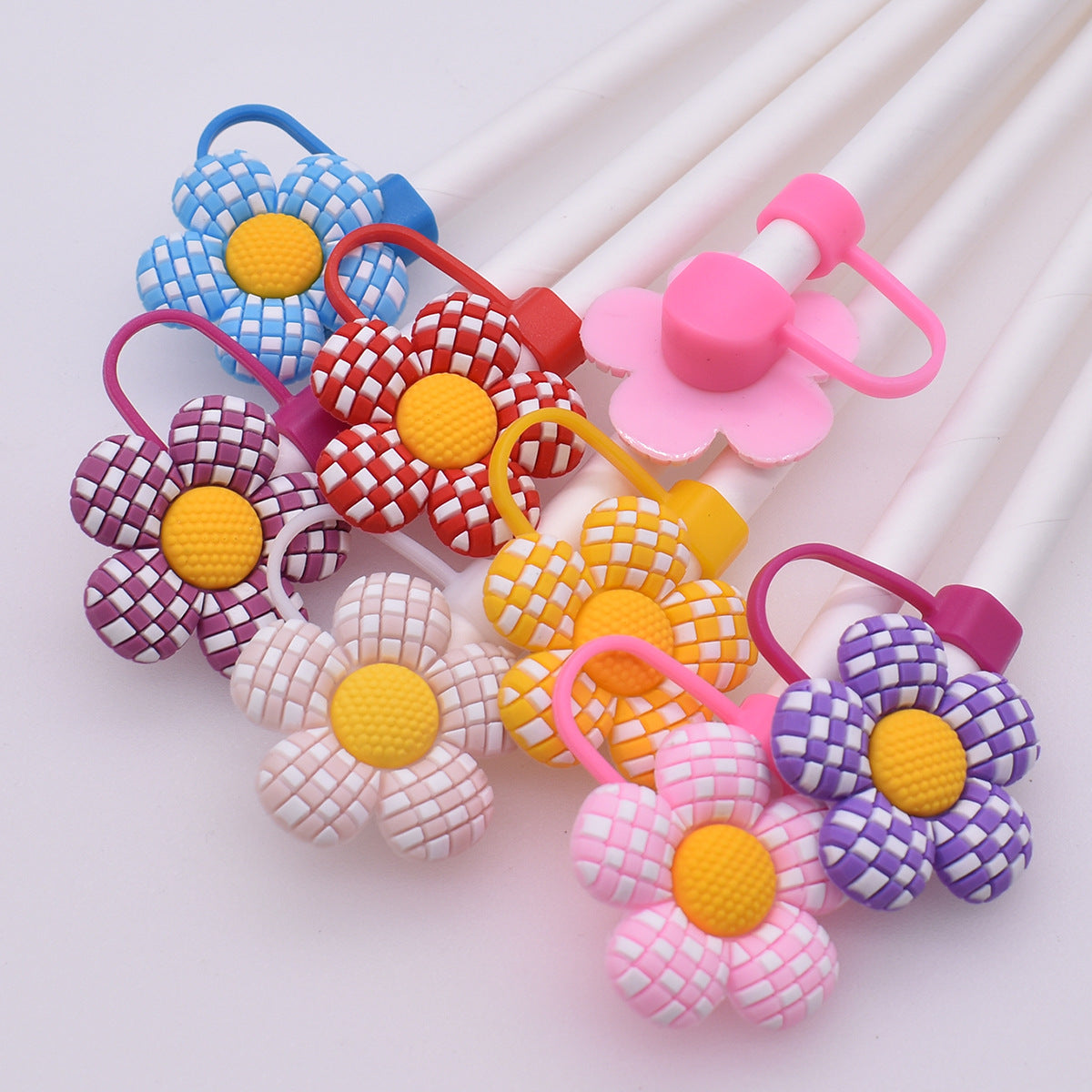 Wholesale 100PCS/random Checkerboard Flower 10MM Dust-proof Straw Cover PVC Soft Rubber Straw Decoration ACC-SCR-JKS001