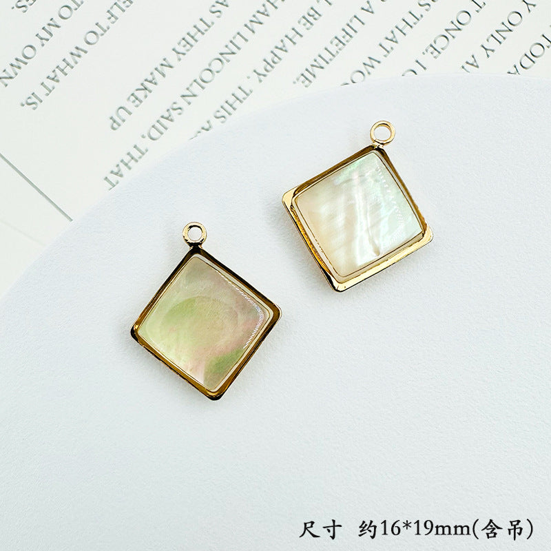 Wholesale Trendy Geometric Shell Pendant Copper Electroplated DIY Jewelry Accessory For Layering Necklaces Boutique Resale