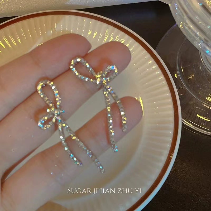 Wholesale Simple and Luxurious Heart-shaped Pearl Earrings