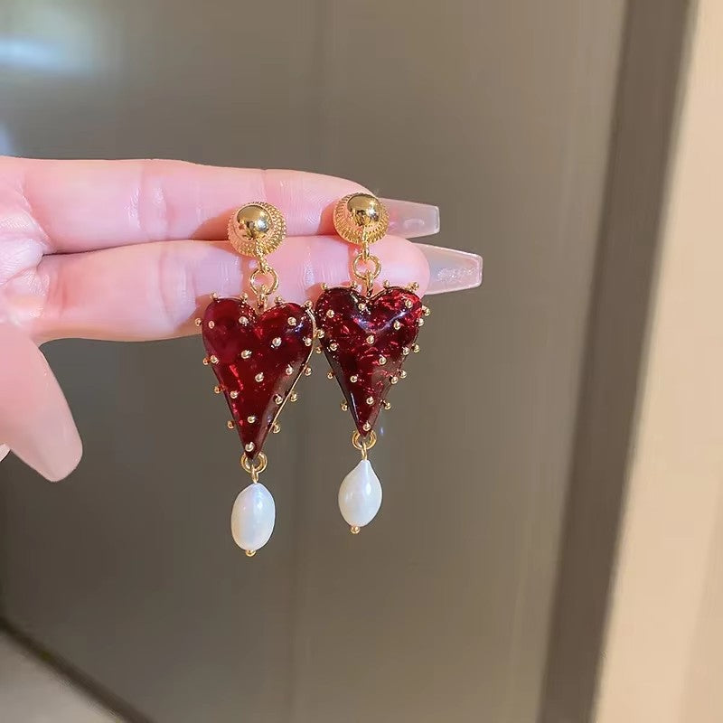 Wholesale  heart-shaped pearl earrings  light luxury earrings