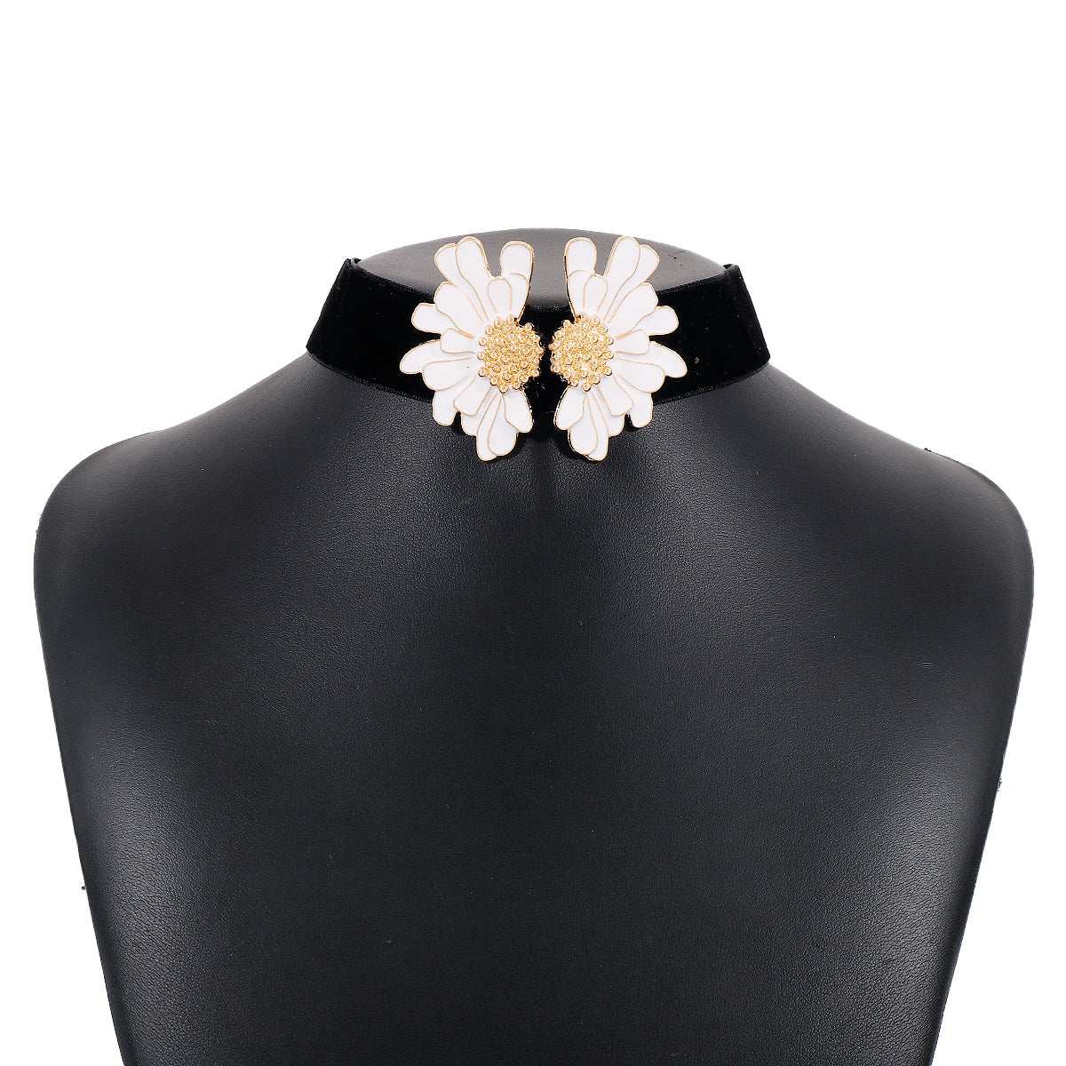Wholesale Niche Retro Flower Necklace Flocking Cloth Oil Dropping Necklace