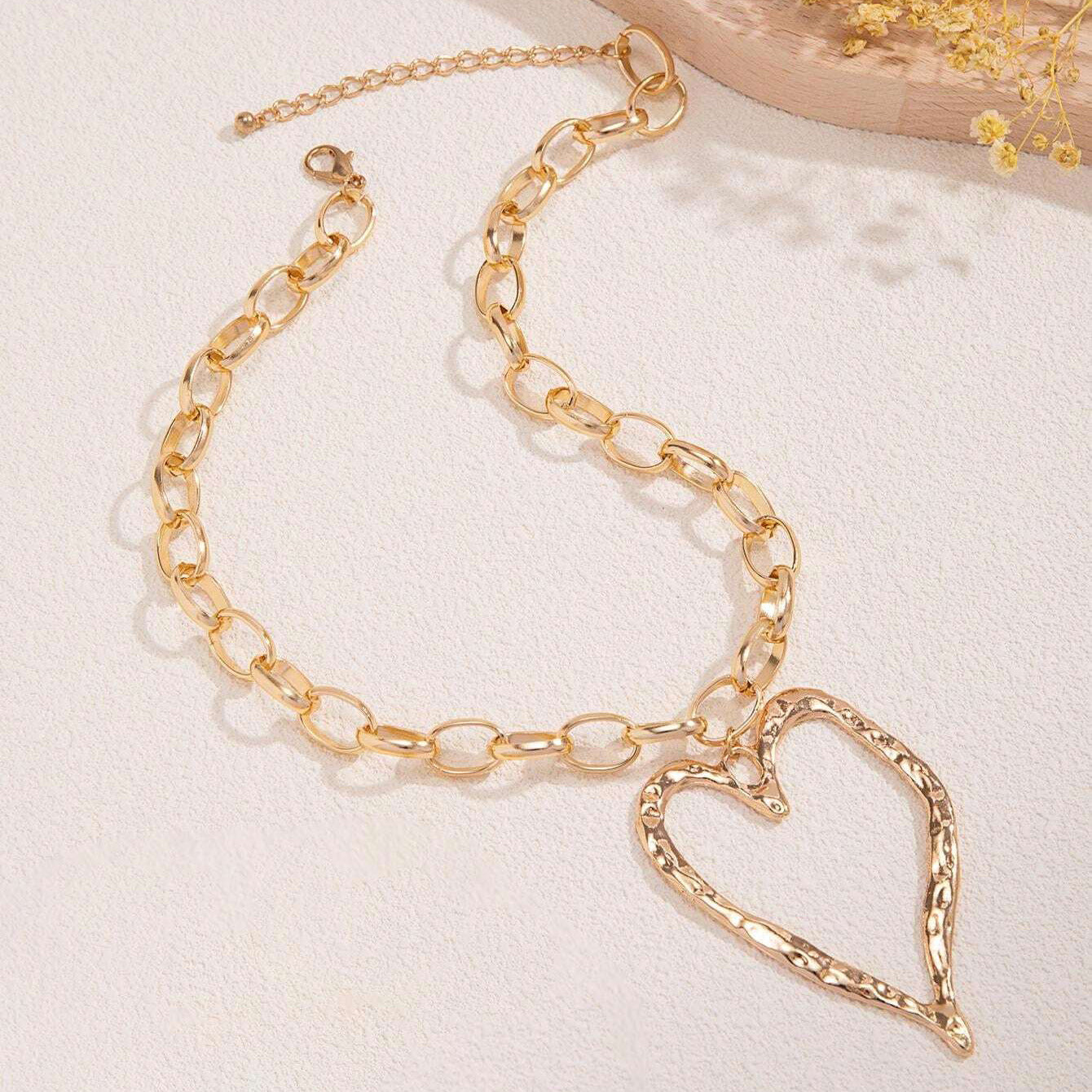 Wholesale Metal Chain Exaggerated Hammered Pattern Heart Pendant Necklace