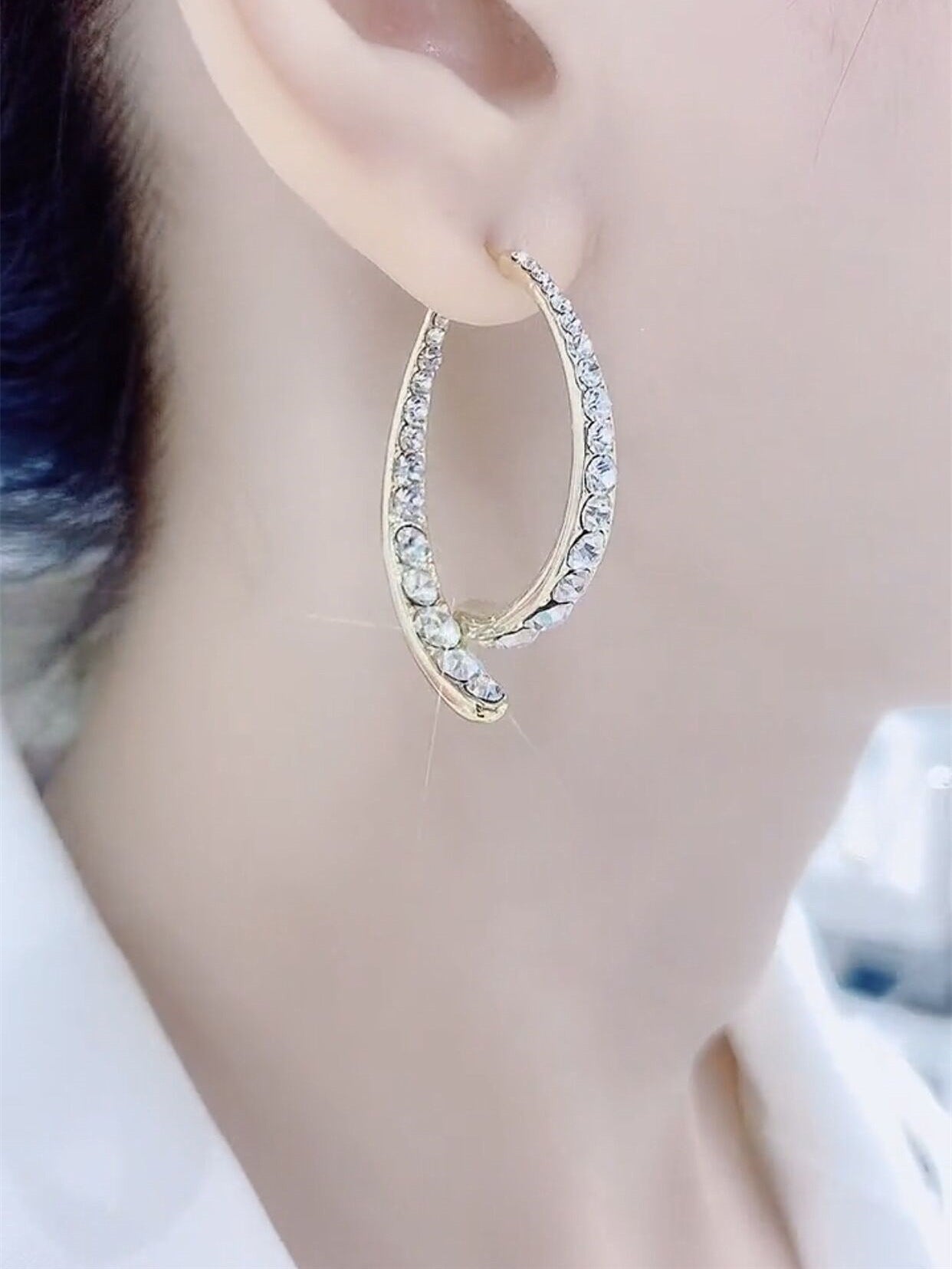 Wholesale luxury  geometric  diamond-embedded earrings