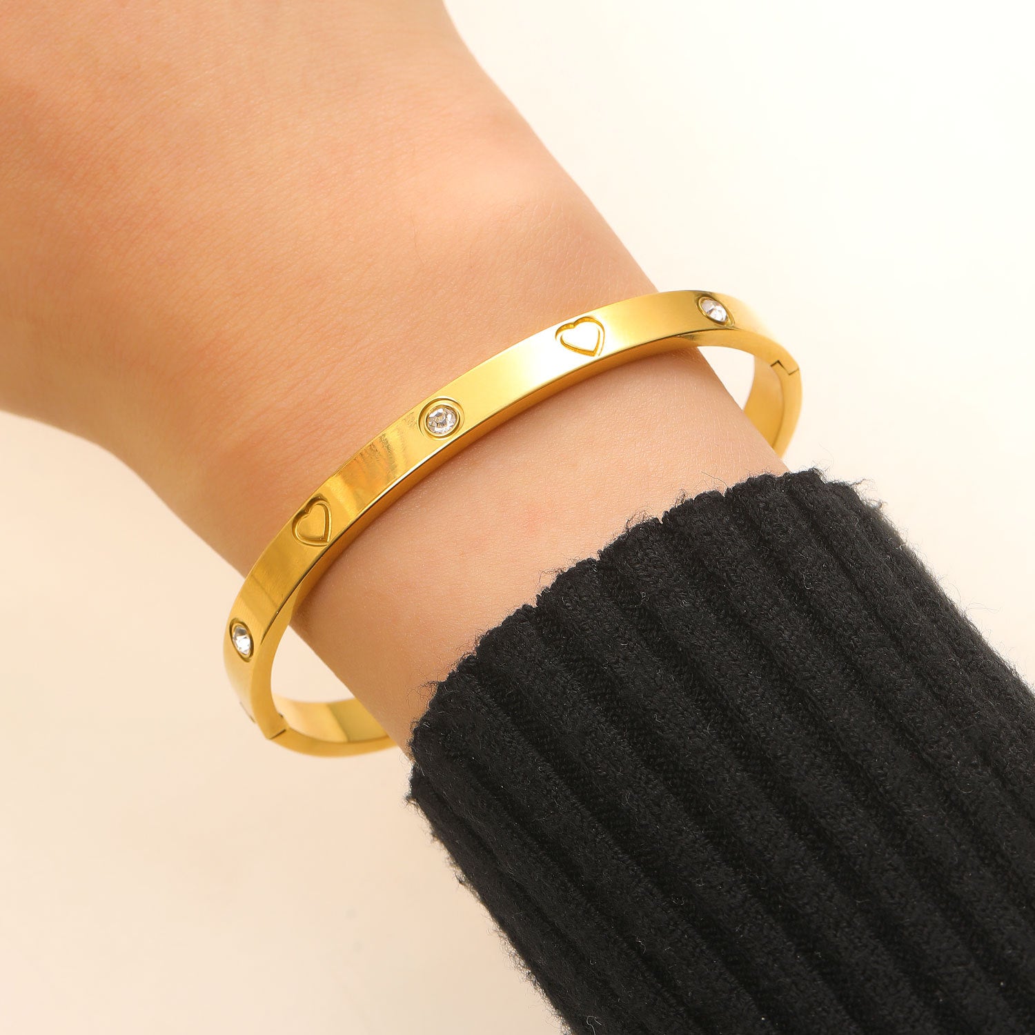 Wholesale Stainless steel gold-plated diamond-encrusted heart-shaped bracelet