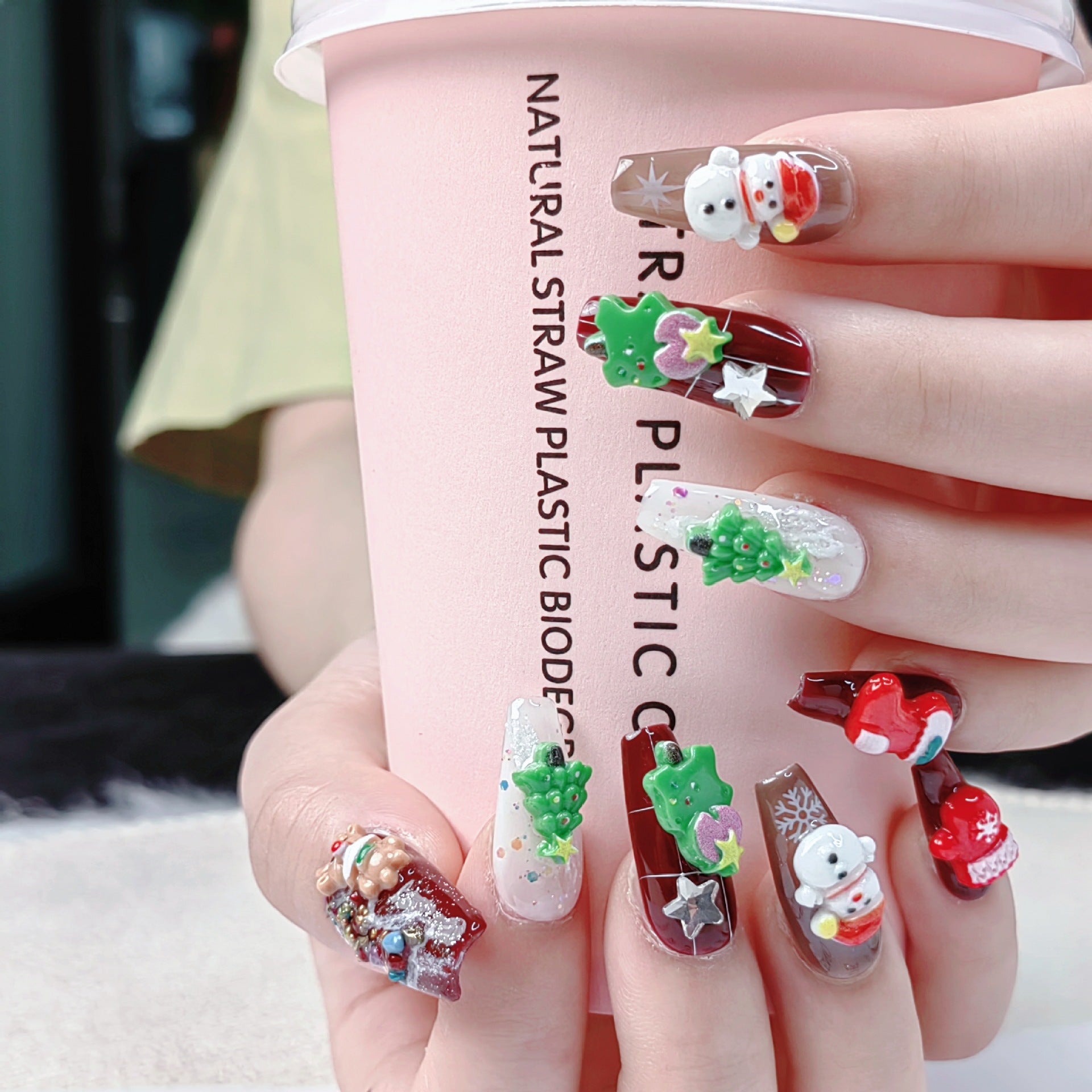 Wholesale 24 Pieces/box Cute Fluorescent Christmas Tree Press-on Nails Kits Nail Stickers ACC-NS-qilong001