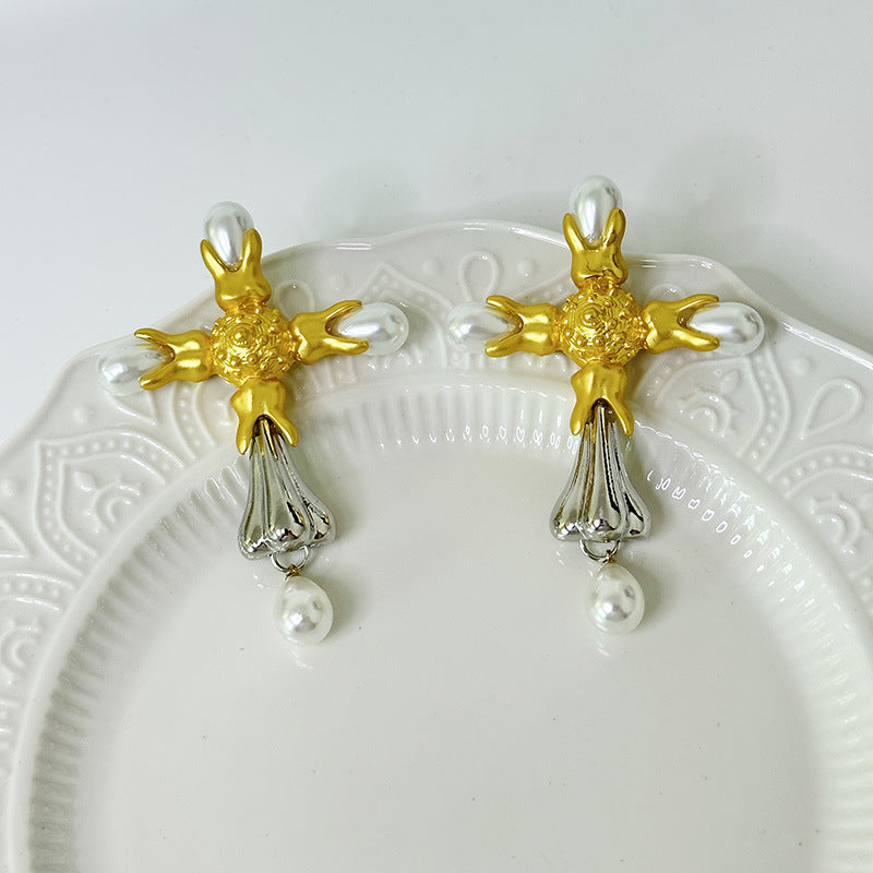 Wholesale Exaggerated Three-dimensional Nose Cross Pearl Pendant Collar Necklaces  Accessories