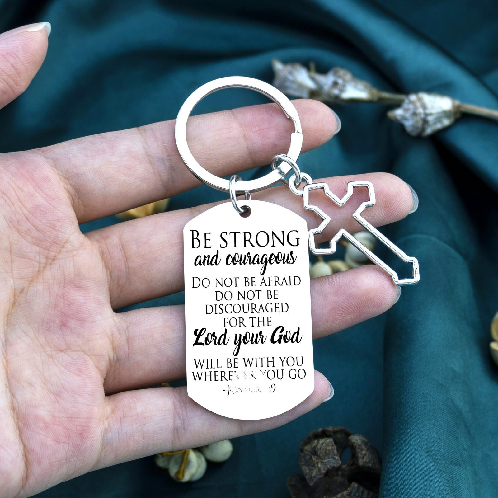 Wholesale 5pcs Stainless steel military tag keychain cross - a commemorative Christmas gift for friends.