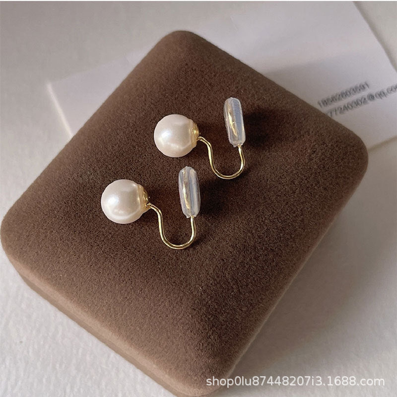 Wholesale light luxury pearl earrings