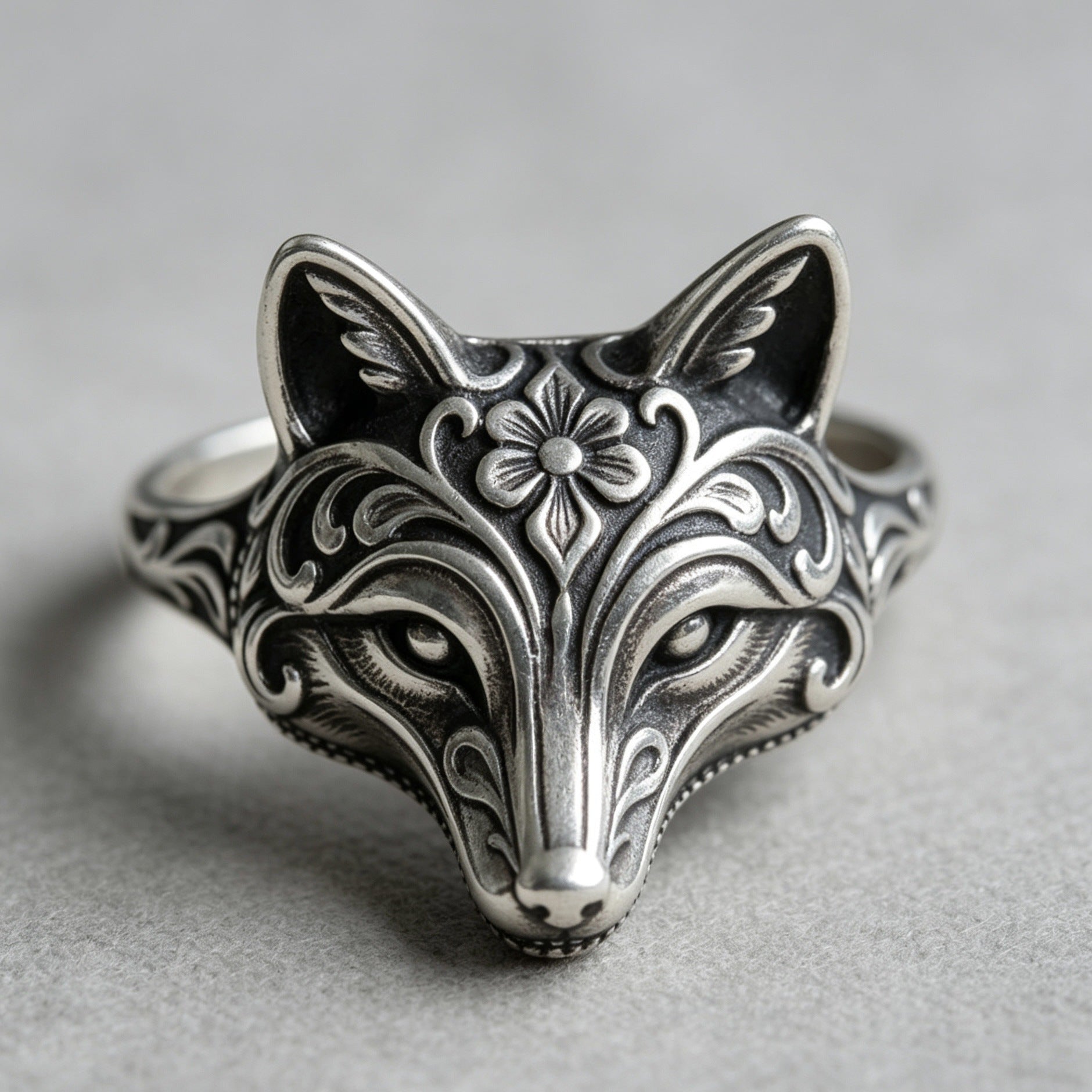 Wholesale Trendy Silver Fox Ring Women' s Alloy Face Carving Design Jewelry Accessory for Boutique Resale Everyday Wear